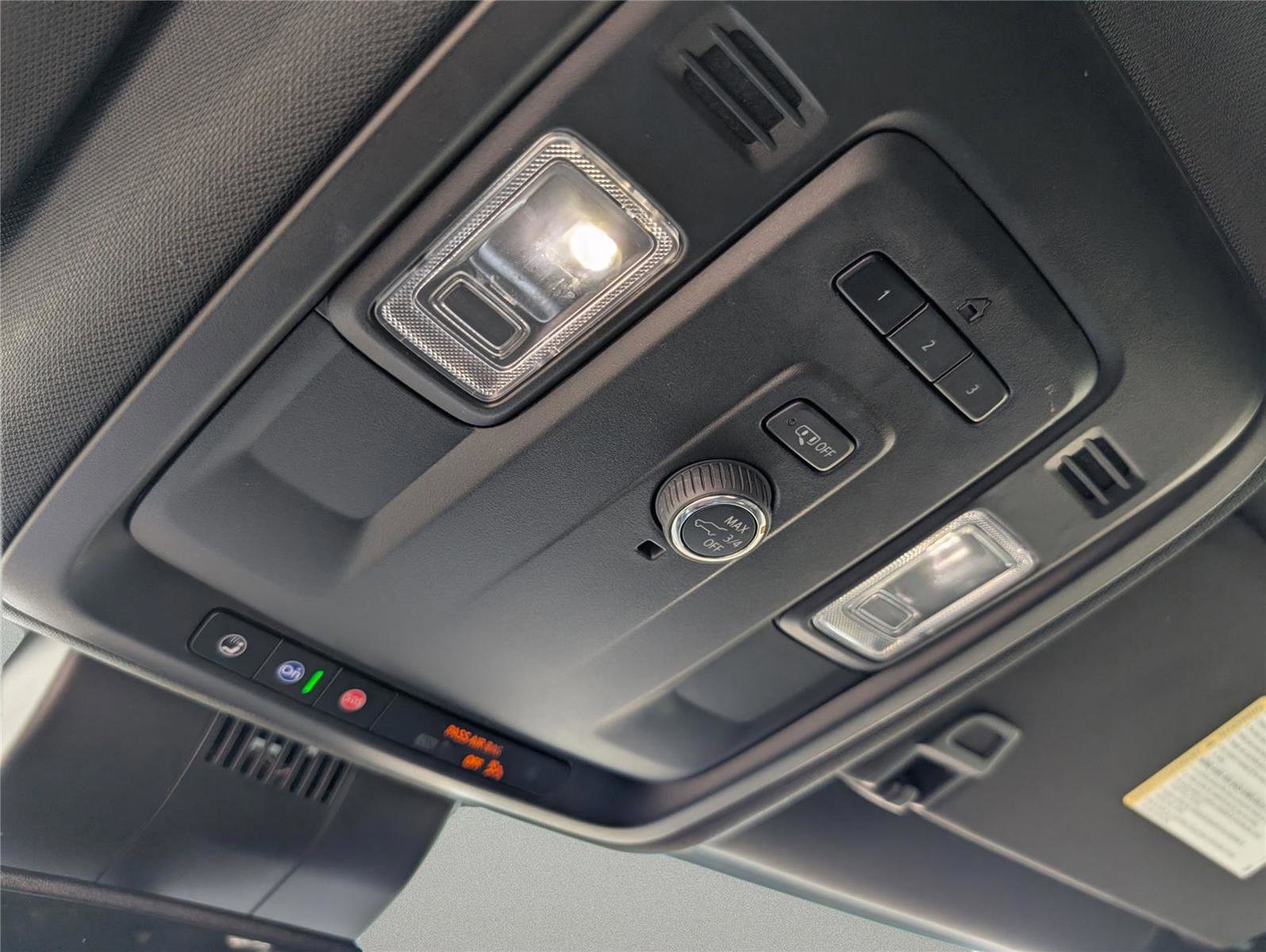 Used 2023 GMC Yukon SLT RWD image 21