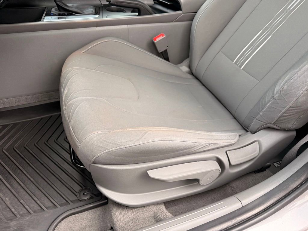 Used 2023 Hyundai Elantra SEL w/ Winter Weather Package FWD image 23