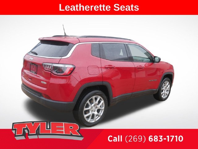 Used 2023 Jeep Compass Latitude AWD/4WD image 8