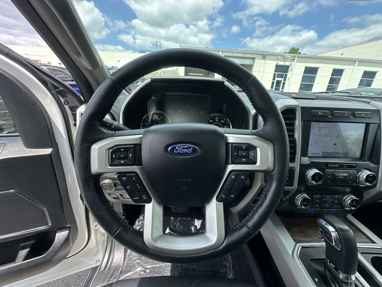 Certified 2020 Ford F150 Lariat w/ Equipment Group 502A Luxury AWD/4WD image 25