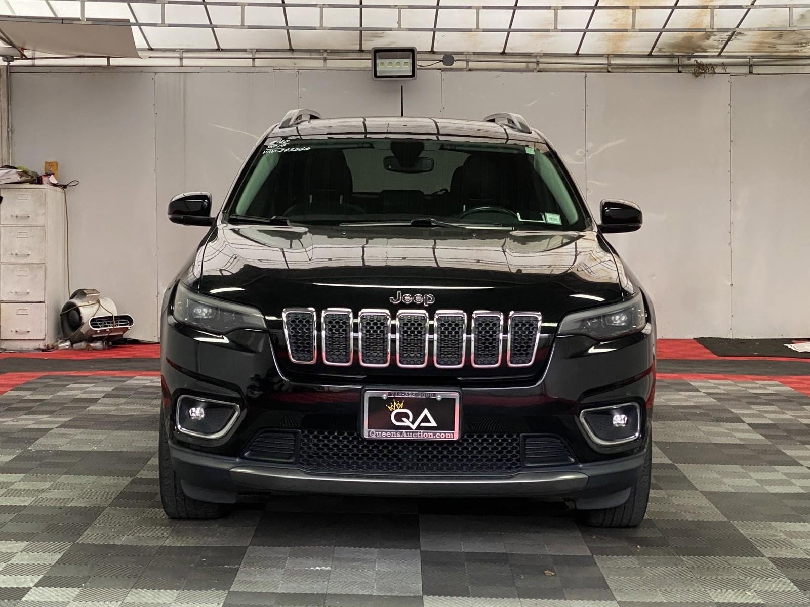 Used 2019 Jeep Cherokee Limited image 2
