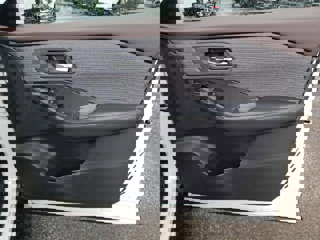 Used 2022 Nissan Rogue SV image 16