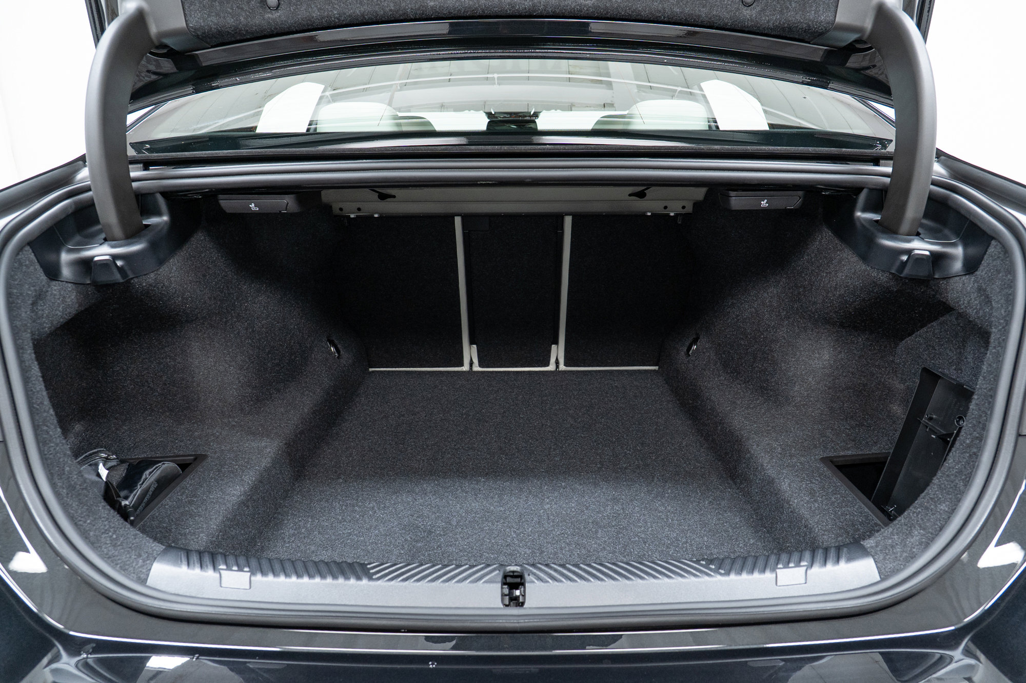 New 2026 BMW 530i xDrive w/ Premium Package image 10