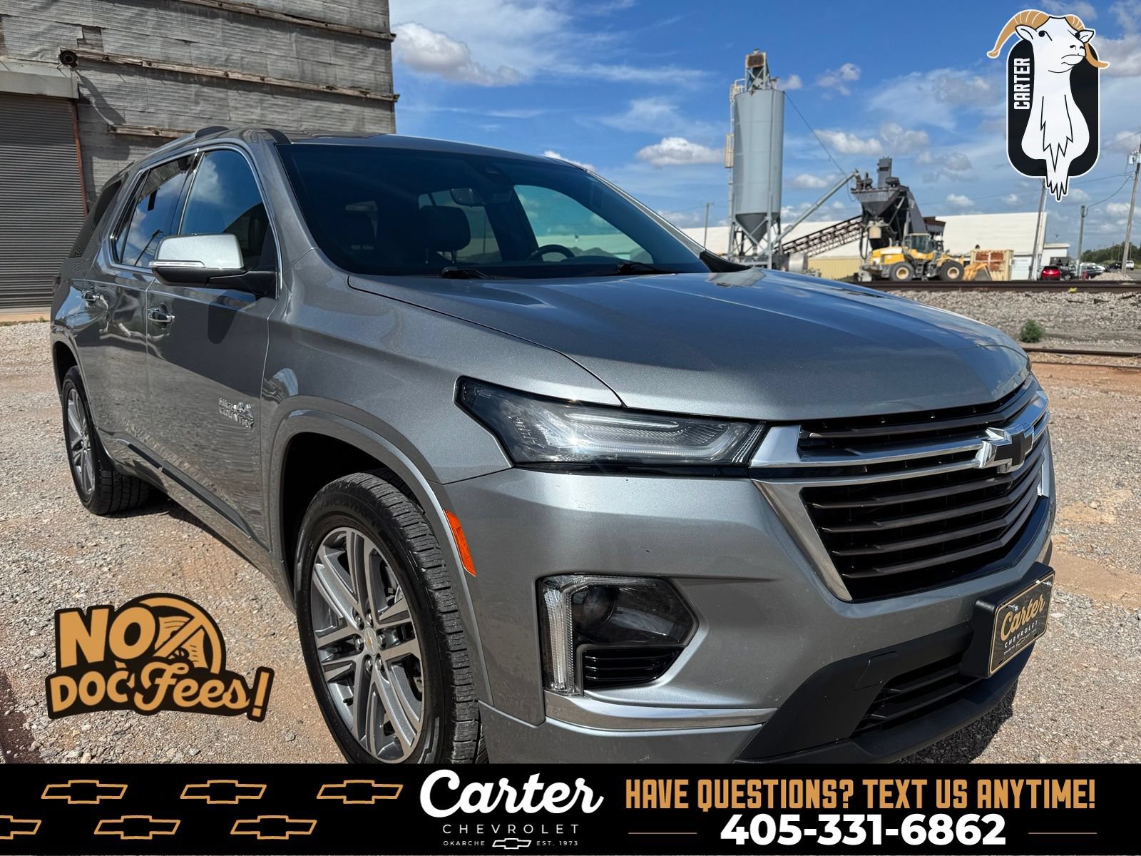 Used 2023 Chevrolet Traverse High Country FWD image 1