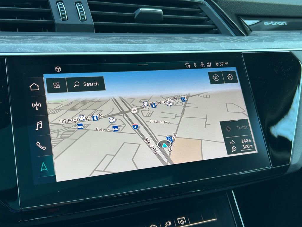 Used 2022 Audi e-tron Premium Plus w/ Premium Plus Package image 26