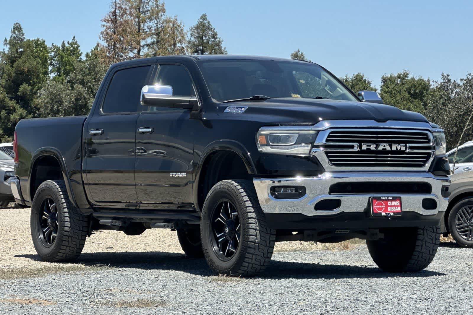 Used 2019 RAM 1500 Laramie AWD/4WD image 10