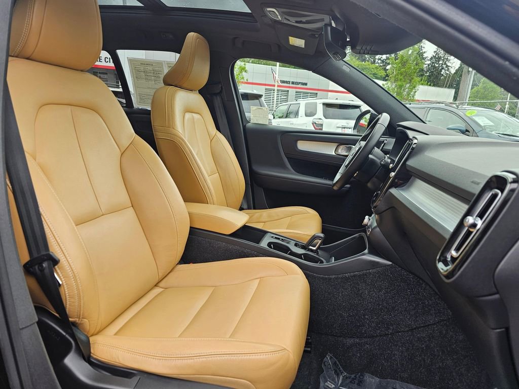 Used 2020 Volvo XC40 T5 Momentum AWD/4WD image 10