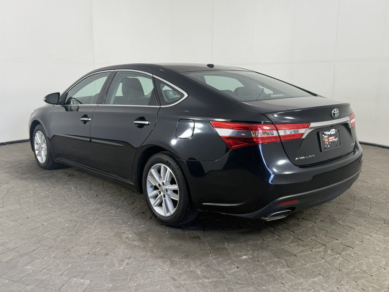 Used 2015 Toyota Avalon XLE Premium FWD image 5
