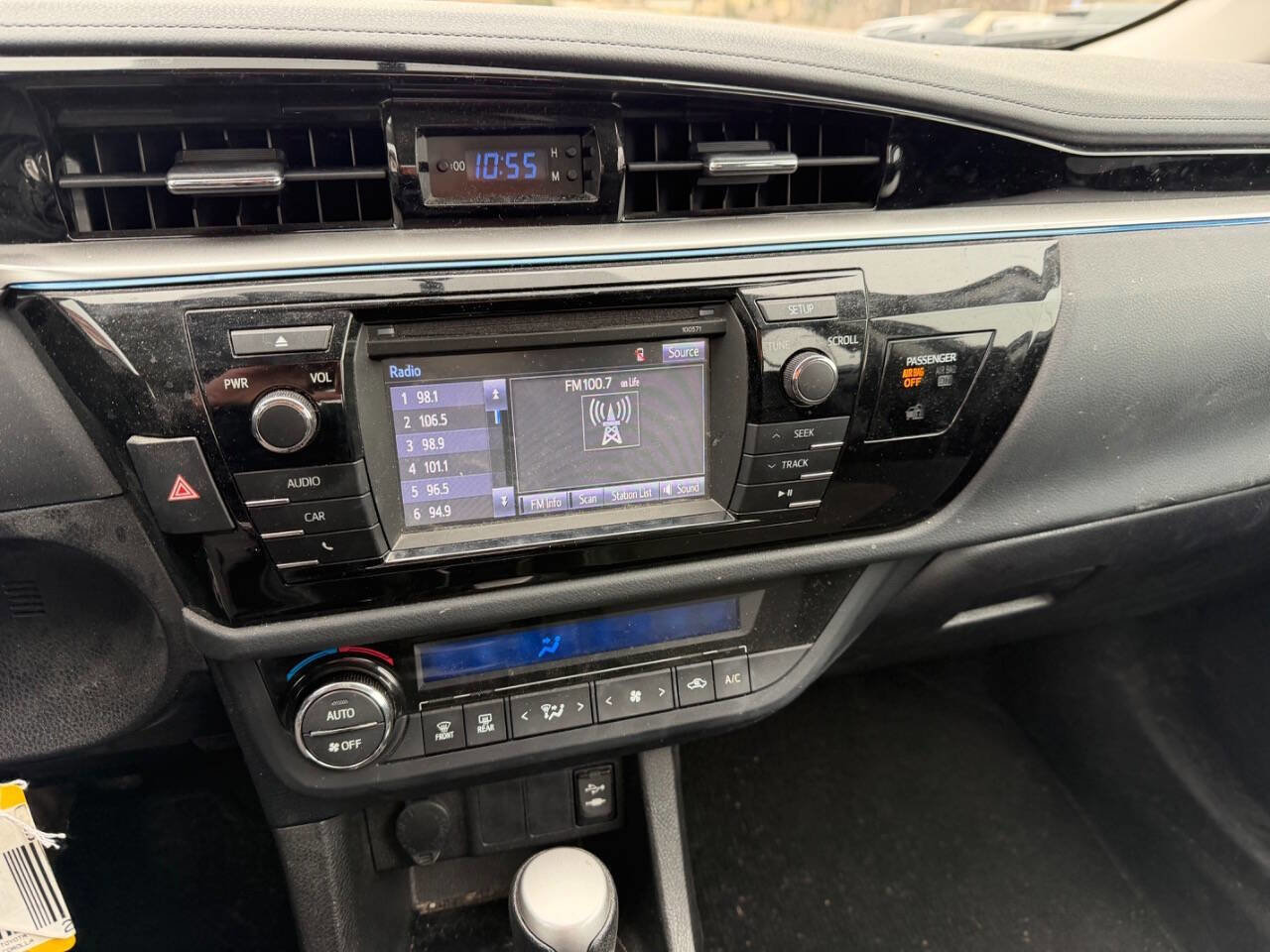 Used 2016 Toyota Corolla S image 22