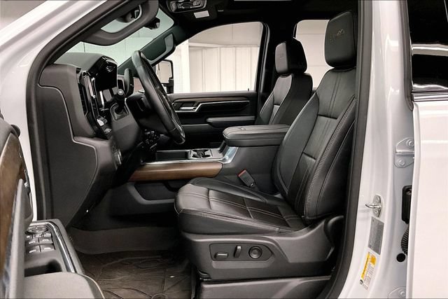 Used 2024 Chevrolet Silverado 3500 High Country w/ High Country Premium Package AWD/4WD image 25