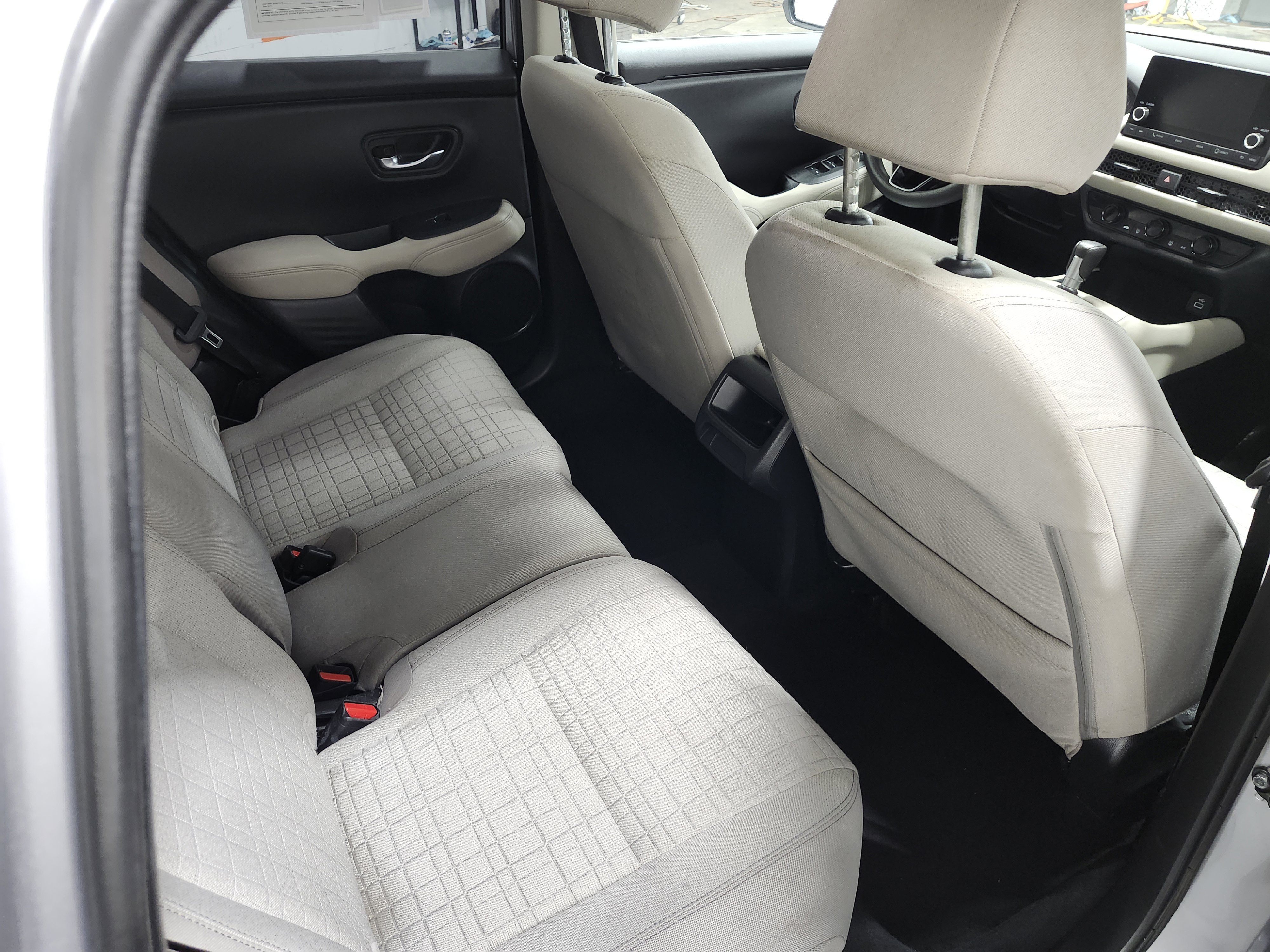 Used 2023 Honda HR-V LX image 19