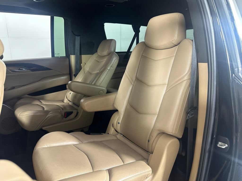 Used 2018 Cadillac Escalade ESV Platinum AWD/4WD image 24