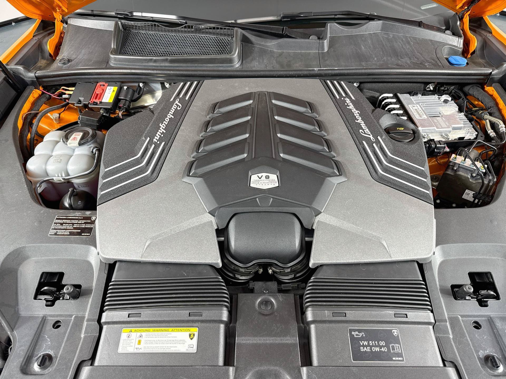 Used 2022 Lamborghini Urus AWD/4WD image 32