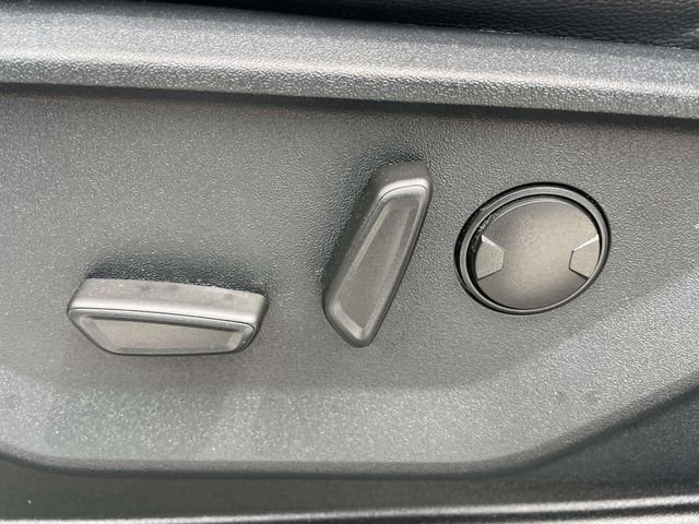 New 2025 Ford F250 Lariat image 19