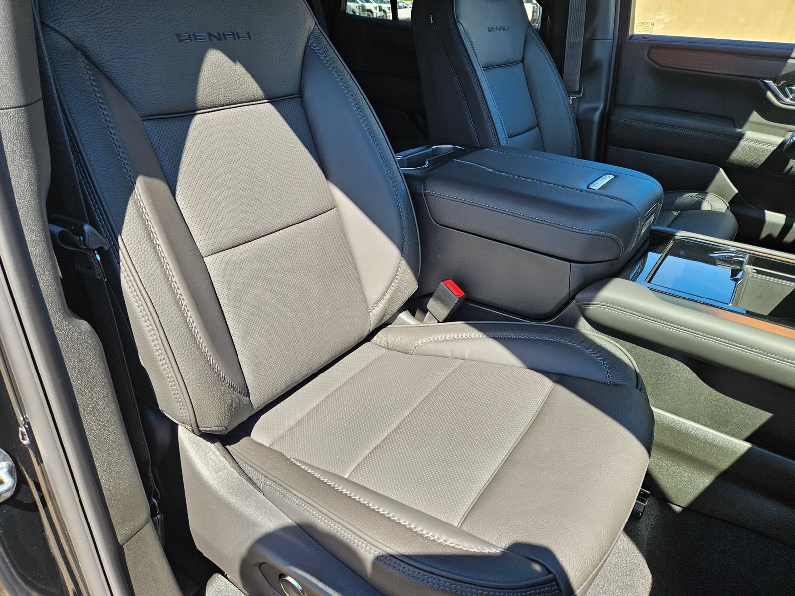 New 2026 GMC Yukon Denali AWD/4WD image 30