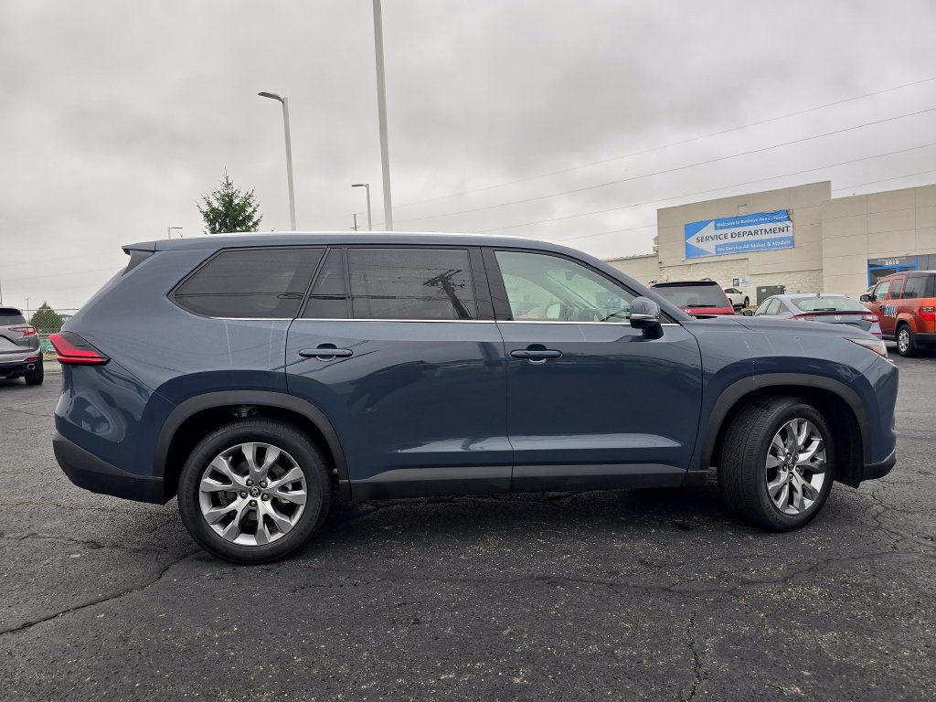 Used 2026 Toyota Grand Highlander AWD image 9