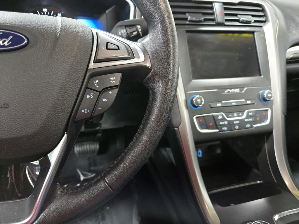 Used 2019 Ford Fusion SEL image 16