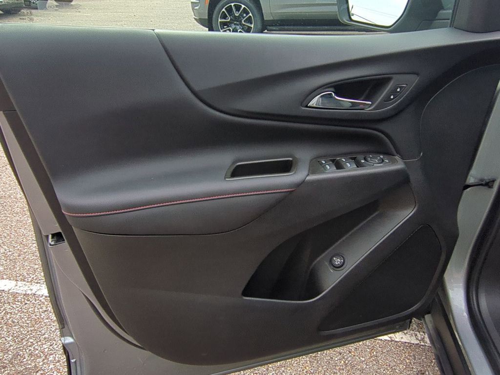 Used 2024 Chevrolet Equinox RS image 21