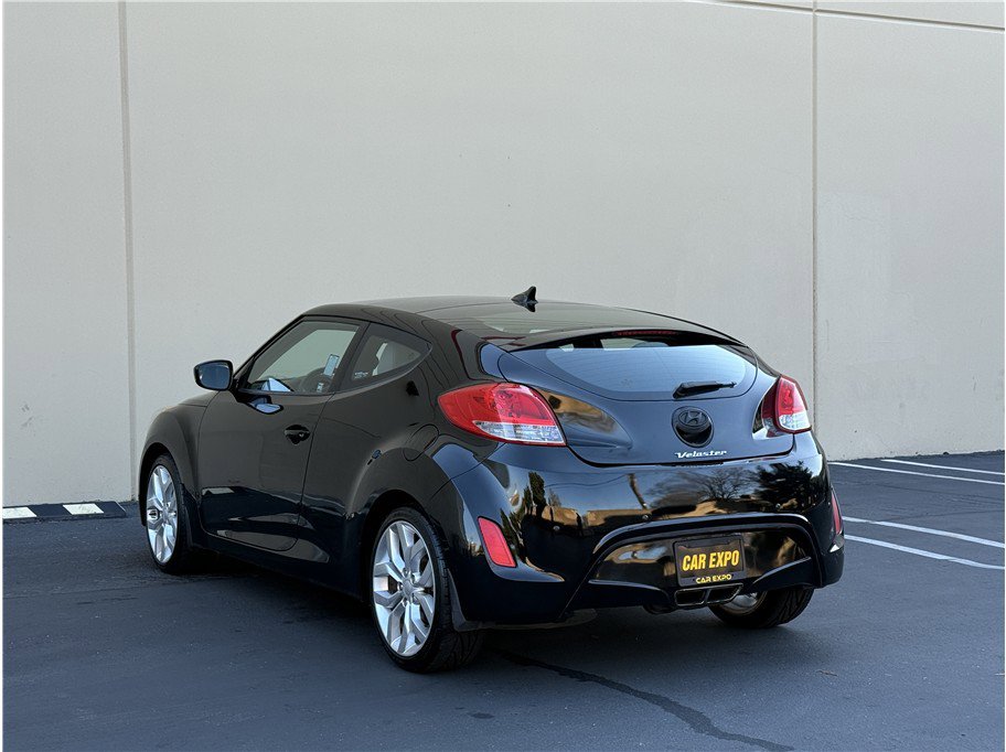 Used 2013 Hyundai Veloster w/ Style Pkg FWD image 6