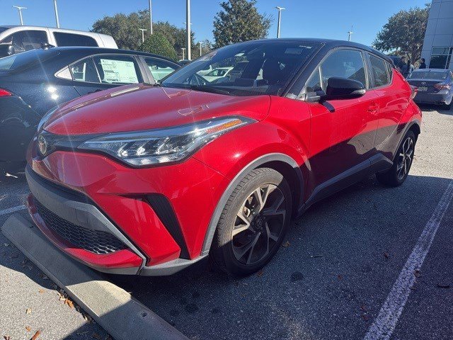 Used 2020 Toyota C-HR XLE image 1