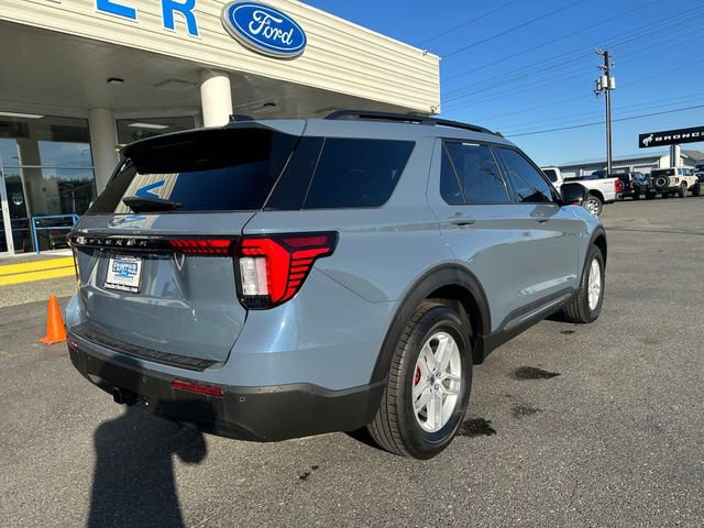 Used 2025 Ford Explorer Active image 2
