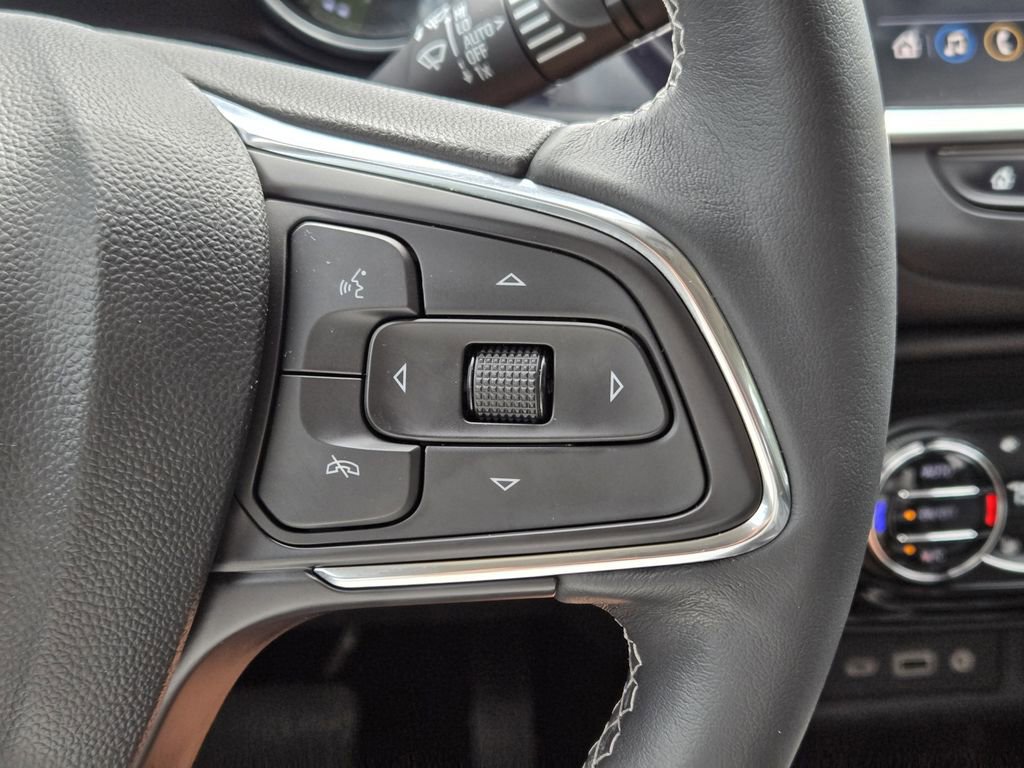 Used 2023 Buick Encore GX Essence w/ Advanced Technology Package FWD image 29
