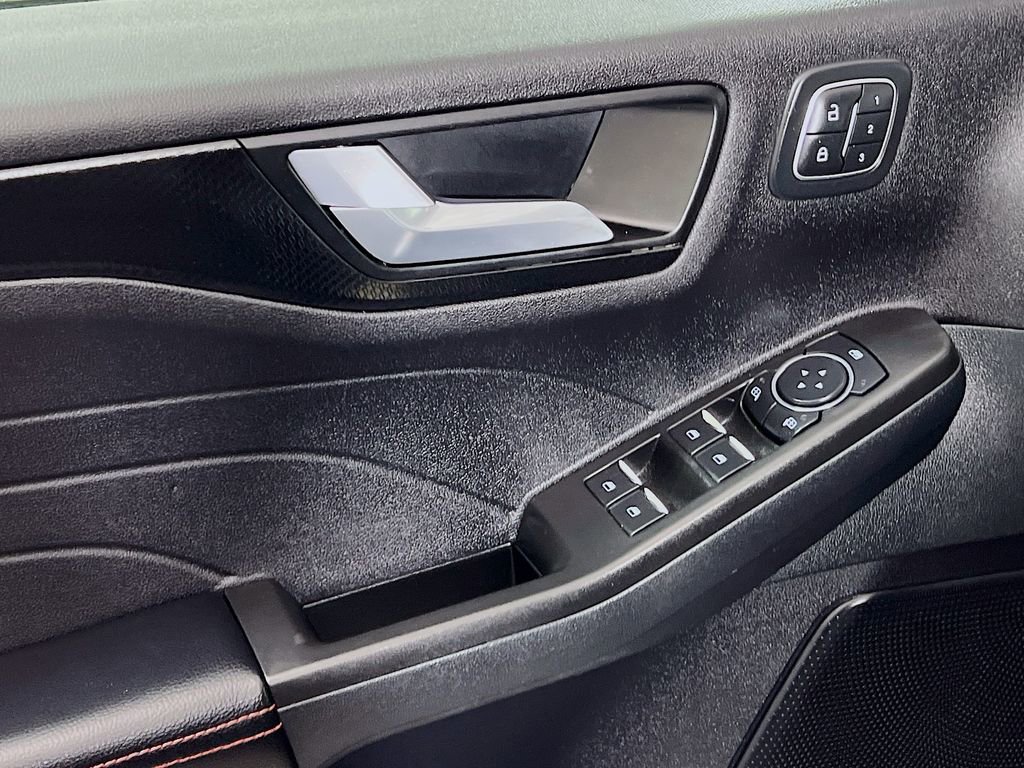 Used 2022 Ford Escape SEL w/ SEL Stealth AWD Package image 24