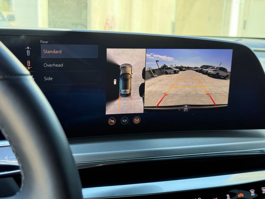 Used 2024 Cadillac Lyriq Sport image 21