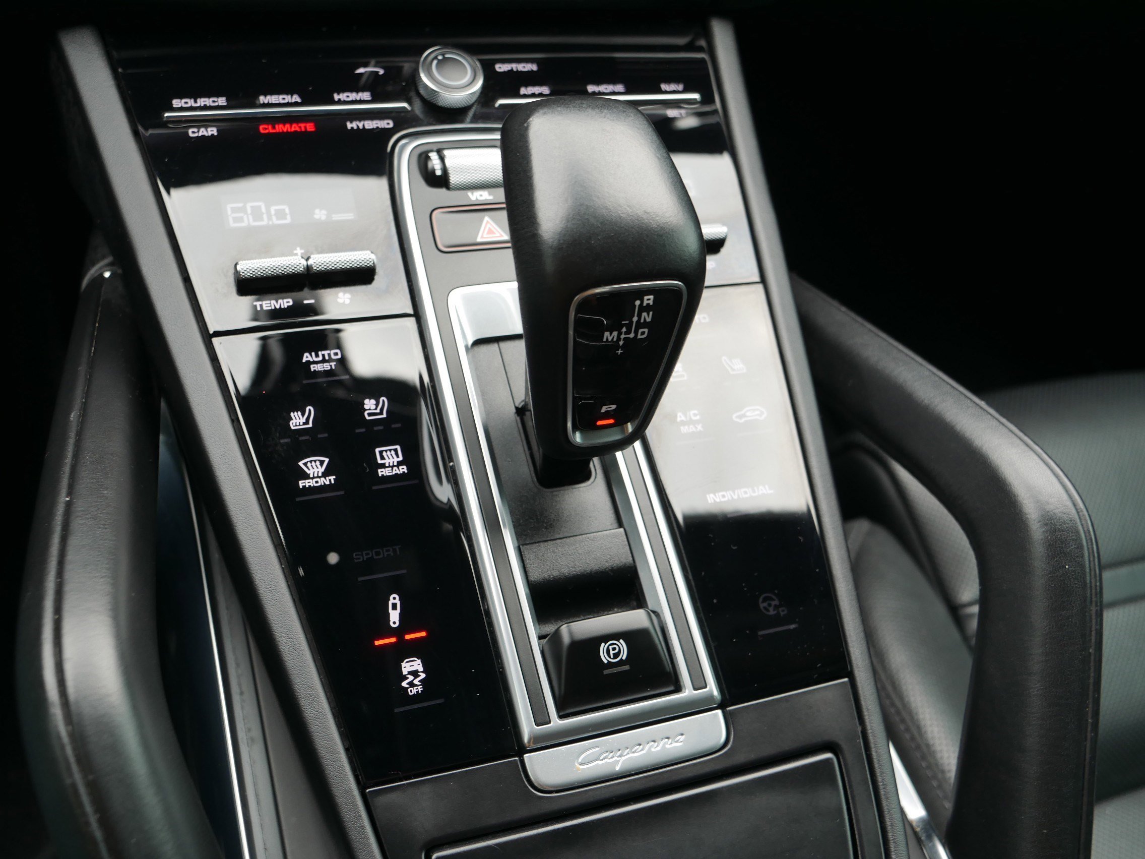 Used 2020 Porsche Cayenne Turbo S image 24