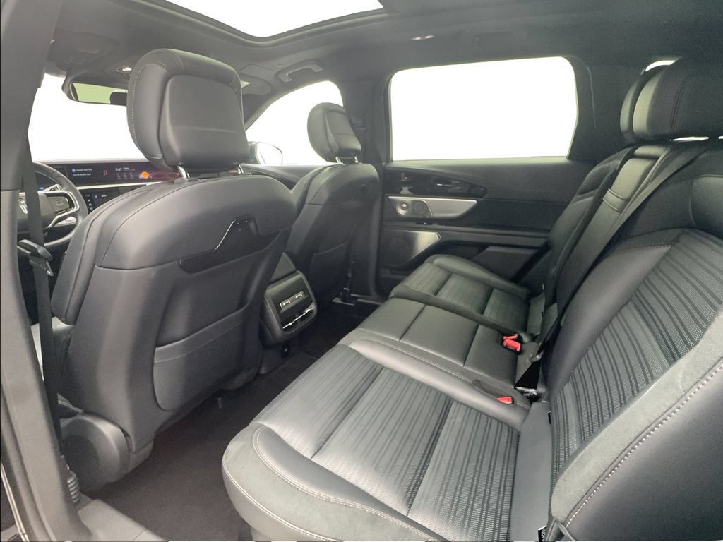 Used 2024 Lincoln Nautilus Reserve w/ Equipment Group 203A AWD/4WD image 21