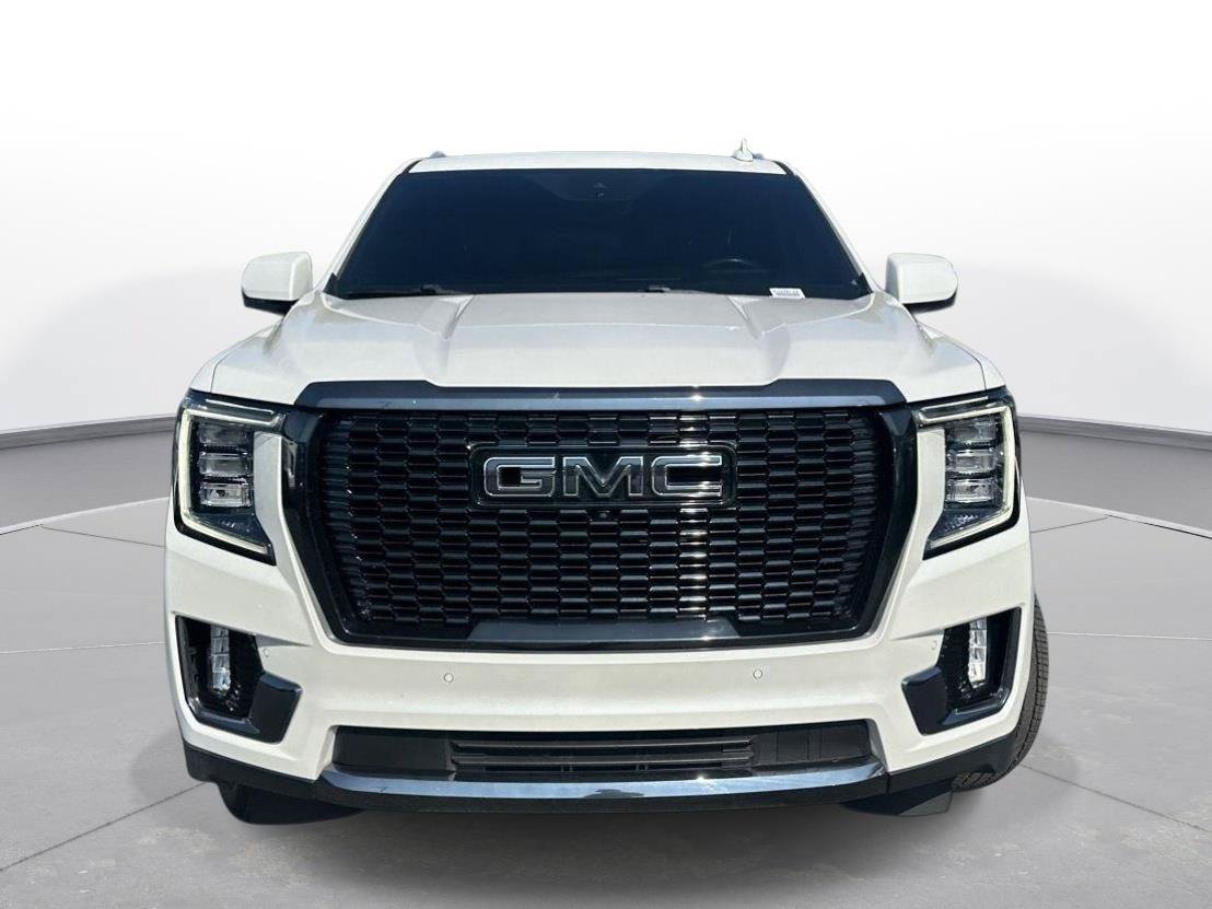 Used 2023 GMC Yukon XL Denali Ultimate w/ LPO, Floor Liner Package AWD/4WD image 3