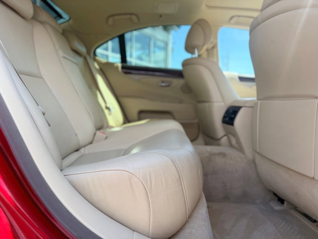 Used 2015 Lexus LS 460 w/ Comfort Package RWD image 13