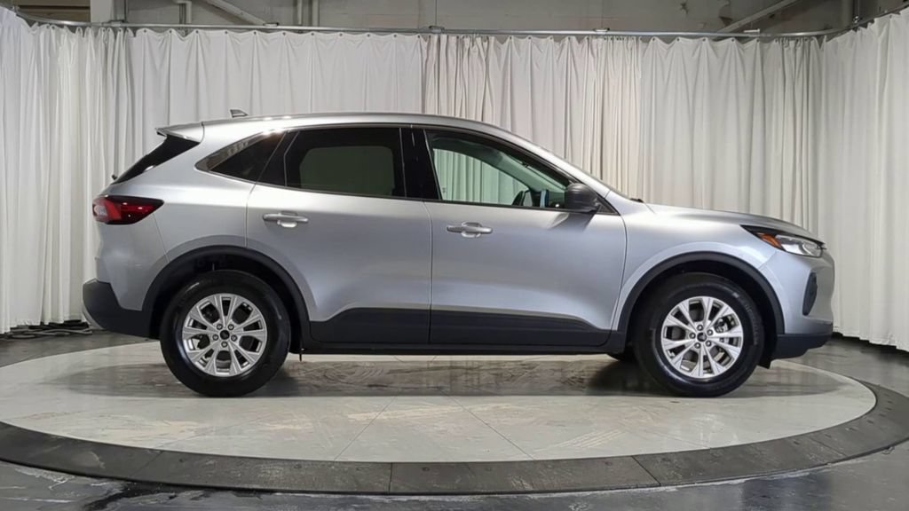 Used 2023 Ford Escape Active AWD/4WD image 11