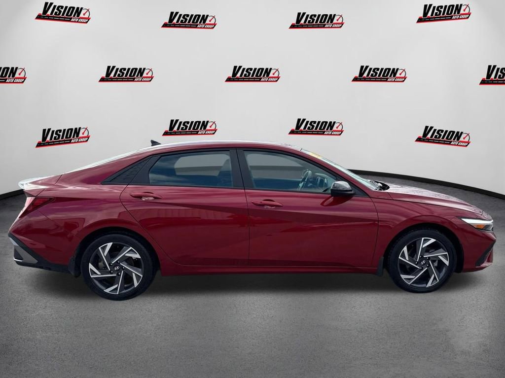 Certified 2025 Hyundai Elantra Sport image 4