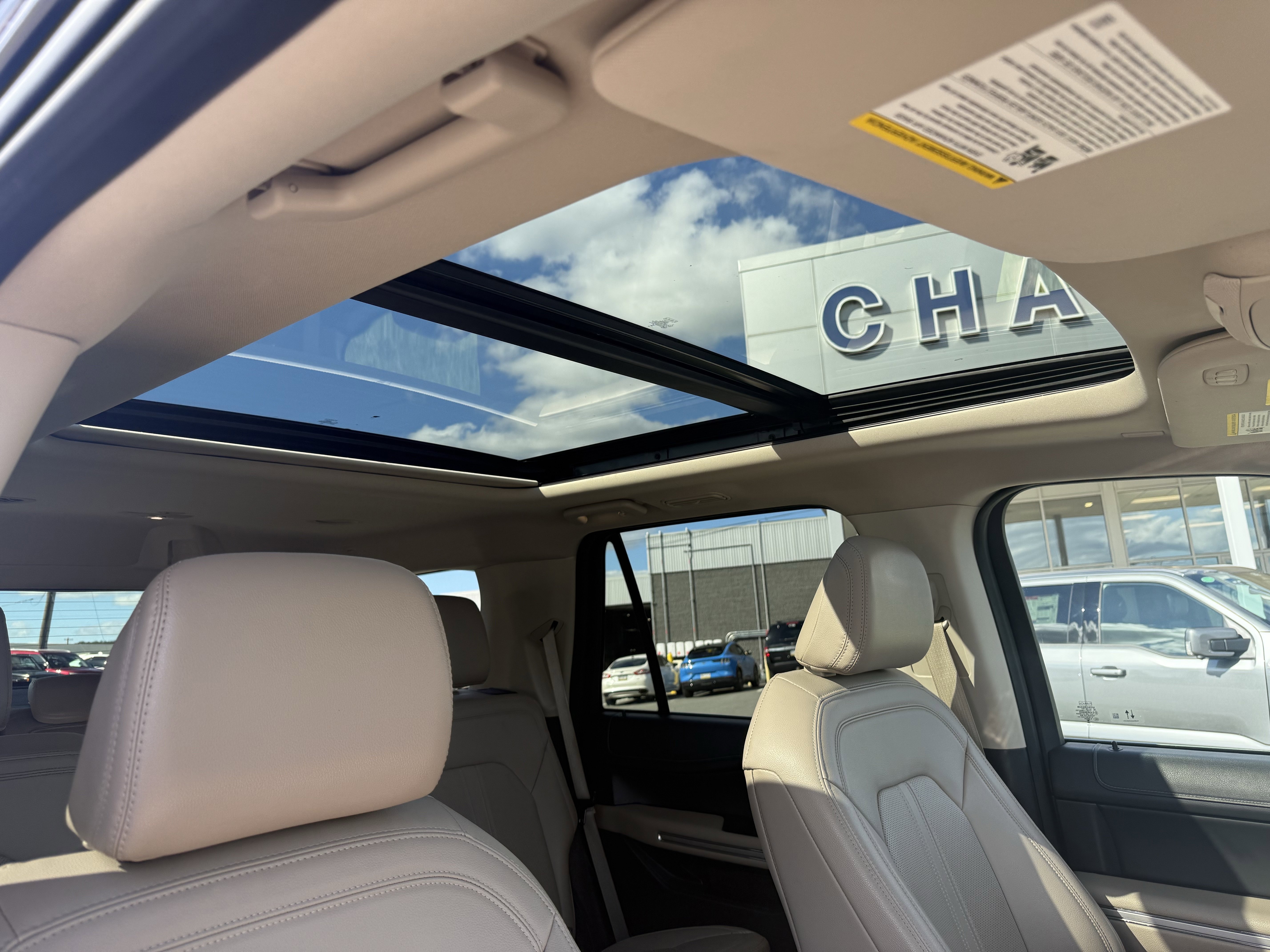 Used 2024 Ford Expedition Limited image 40