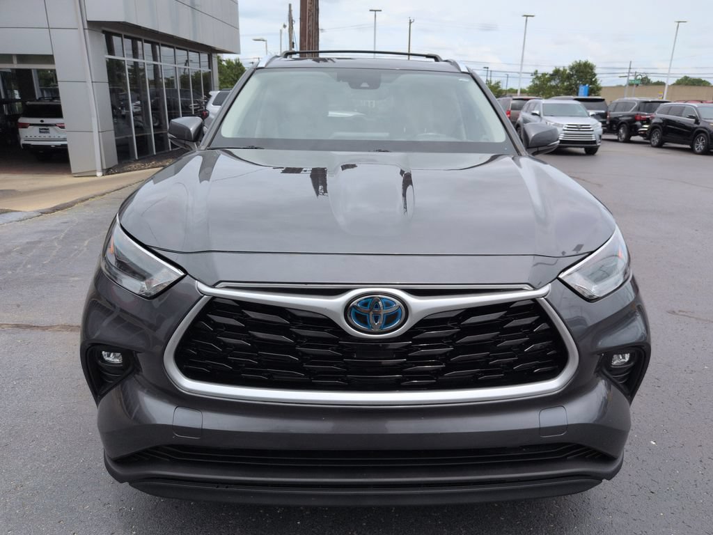 Used 2021 Toyota Highlander XLE AWD/4WD image 8
