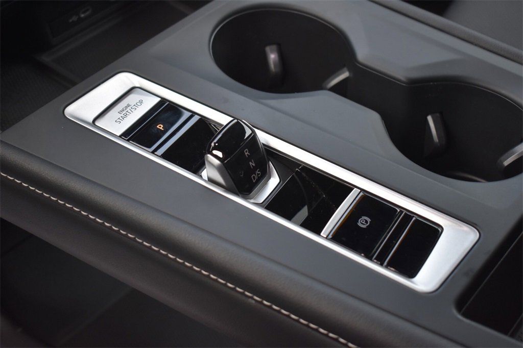 Used 2024 Volkswagen Atlas Cross Sport SE image 27