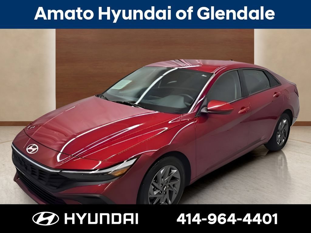 Used 2024 Hyundai Elantra SEL FWD image 2