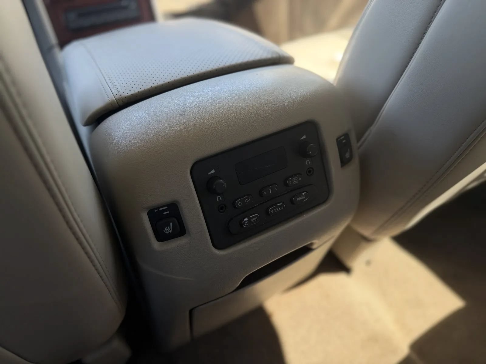 Used 2005 Cadillac Escalade AWD image 34