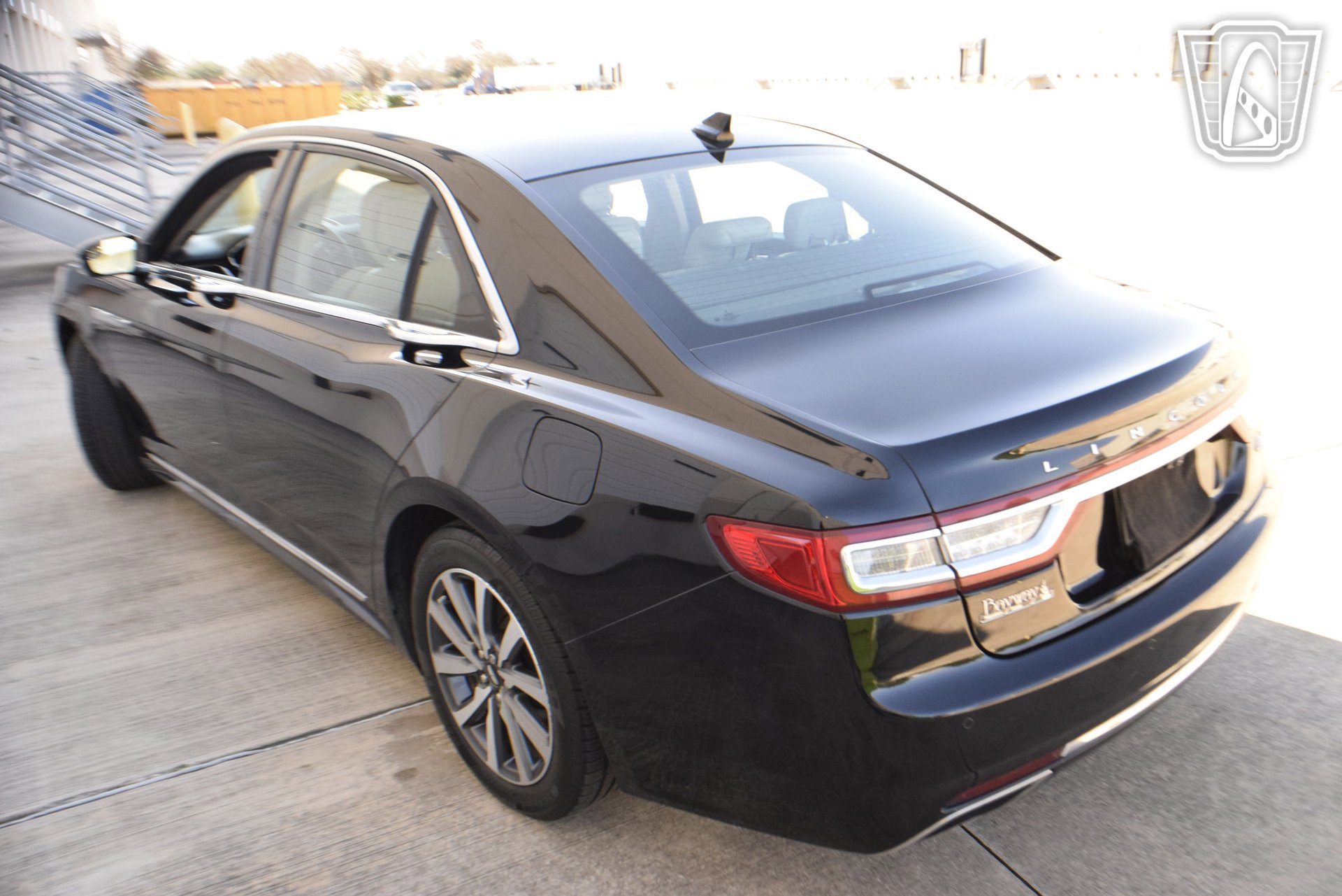 Used 2018 Lincoln Continental Premiere image 35