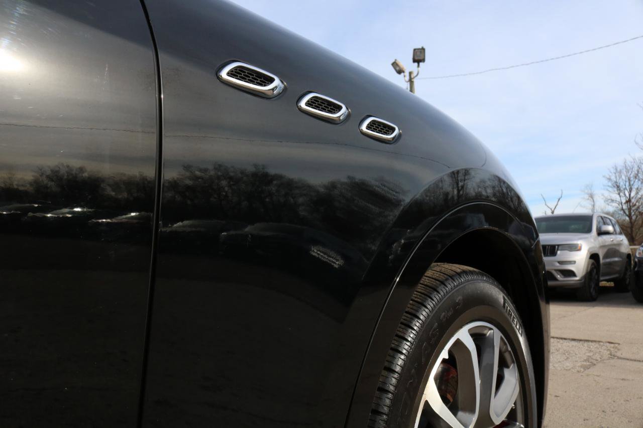 Used 2020 Maserati Levante image 9