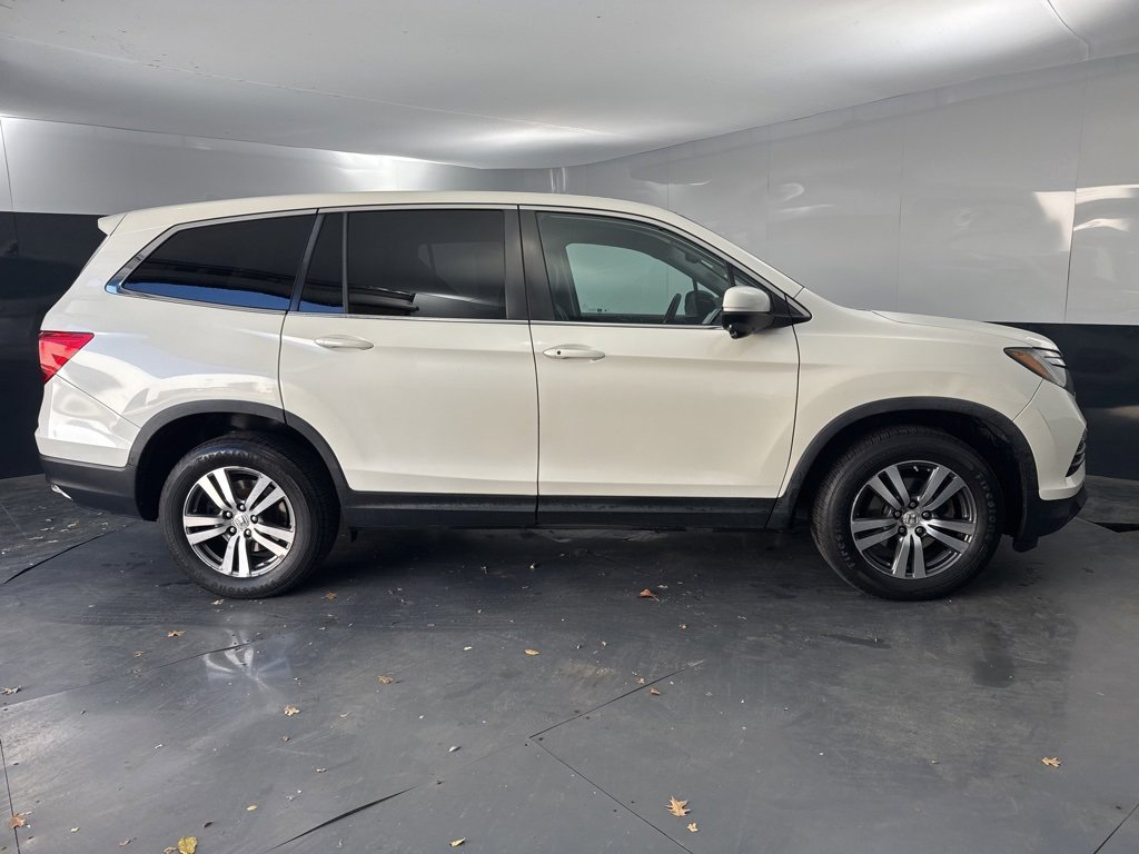Used 2017 Honda Pilot EX-L image 2