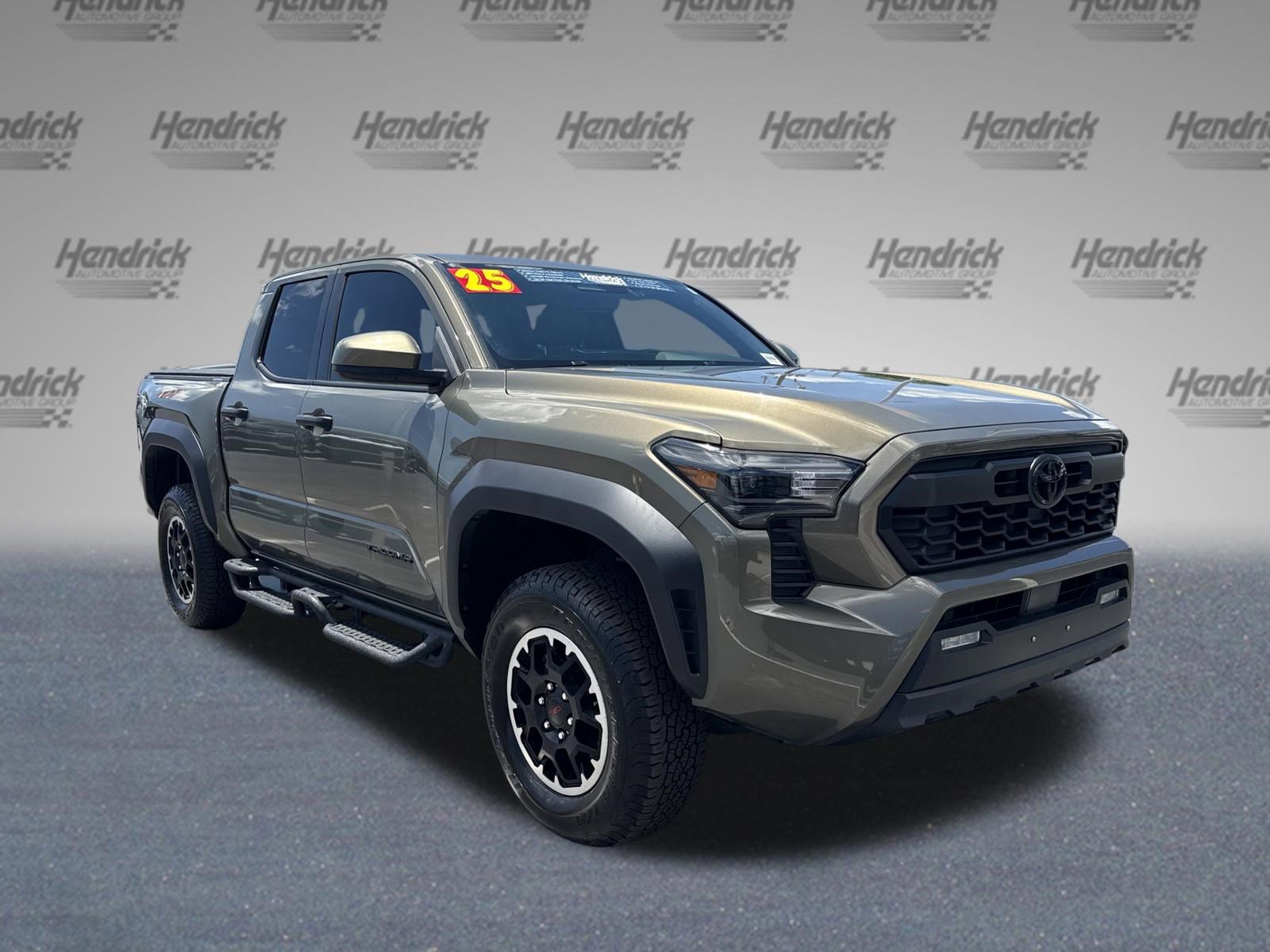 Used 2025 Toyota Tacoma TRD Off-Road AWD/4WD image 2