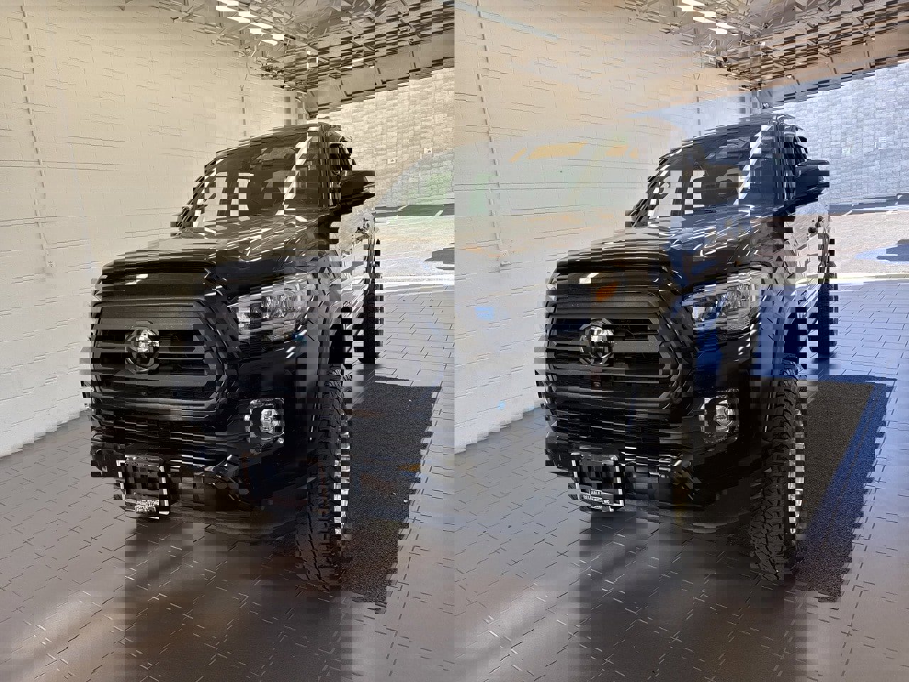 Certified 2021 Toyota Tacoma Limited image 3