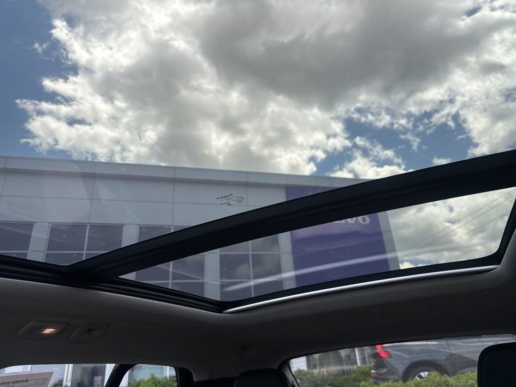 Certified 2024 Volvo XC40 B5 Ultimate w/ Protection Package Premier AWD/4WD image 20