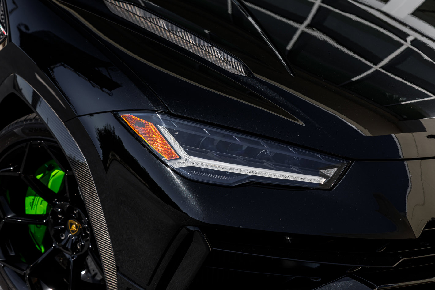 Used 2024 Lamborghini Urus Performante AWD/4WD image 25