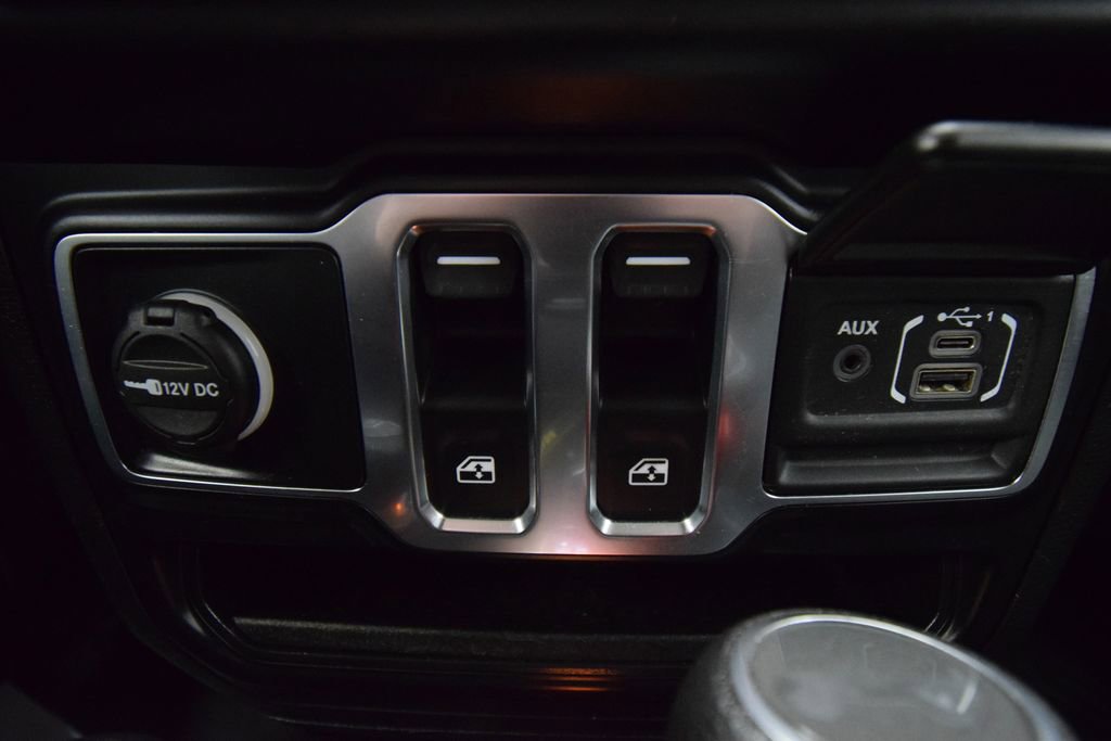 Used 2022 Jeep Wrangler Sport AWD/4WD image 17