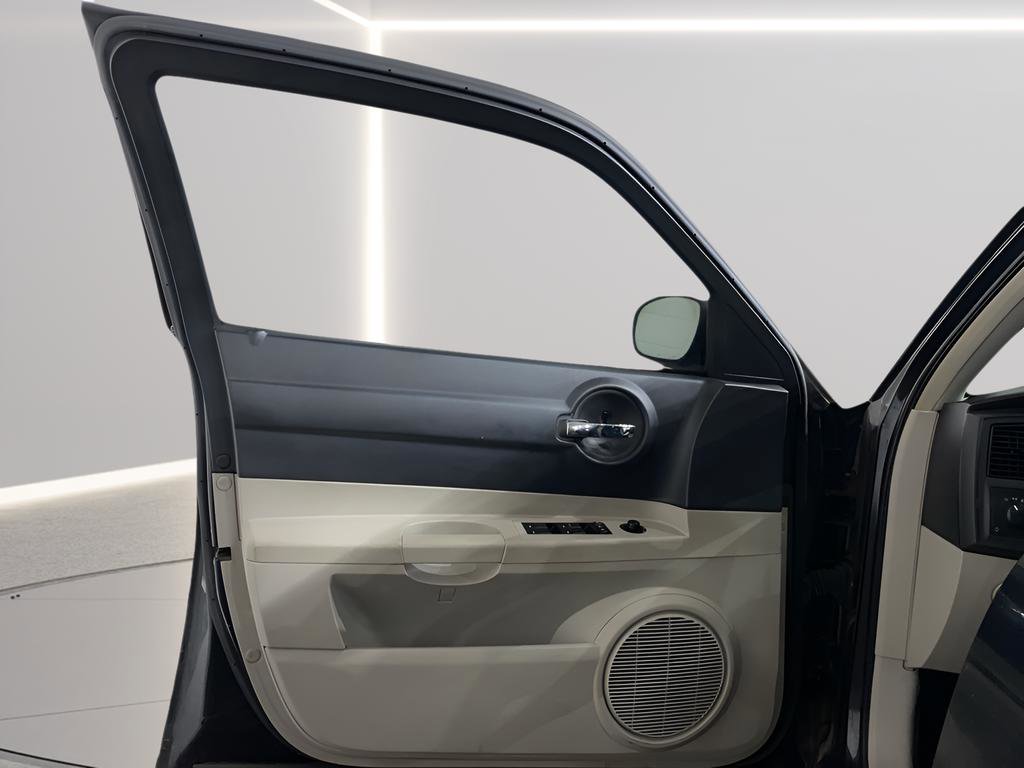 Used 2007 Dodge Charger SE w/ Sun/Sound Group image 9