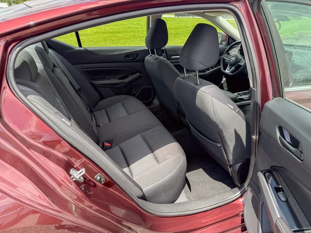 Used 2023 Nissan Altima 2.5 SV FWD image 12