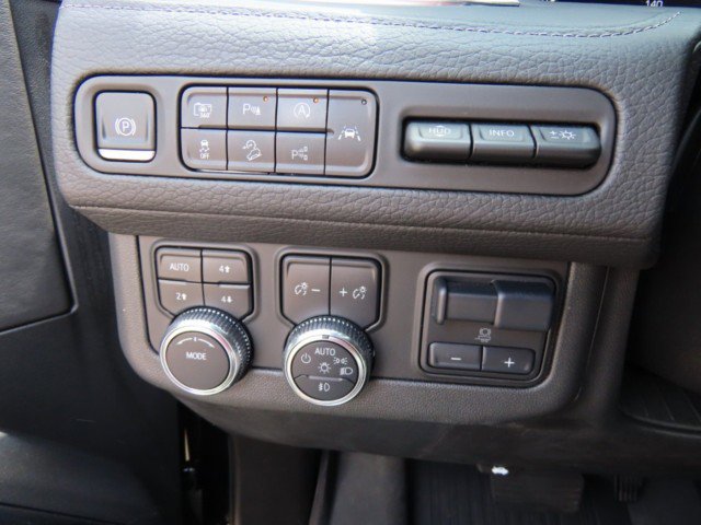 Used 2024 GMC Yukon Denali w/ Advanced Technology Package image 27